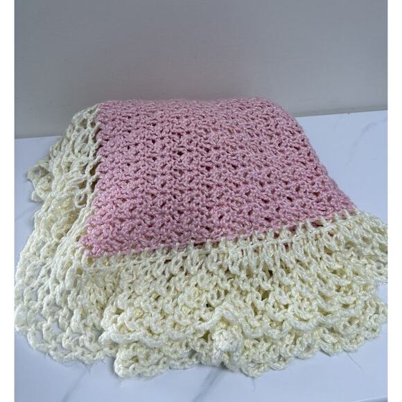Handmade Crochet Baby Blanket Pink and Cream Ruffle Border 44"x29" Soft Yarn - Picture 4 of 9